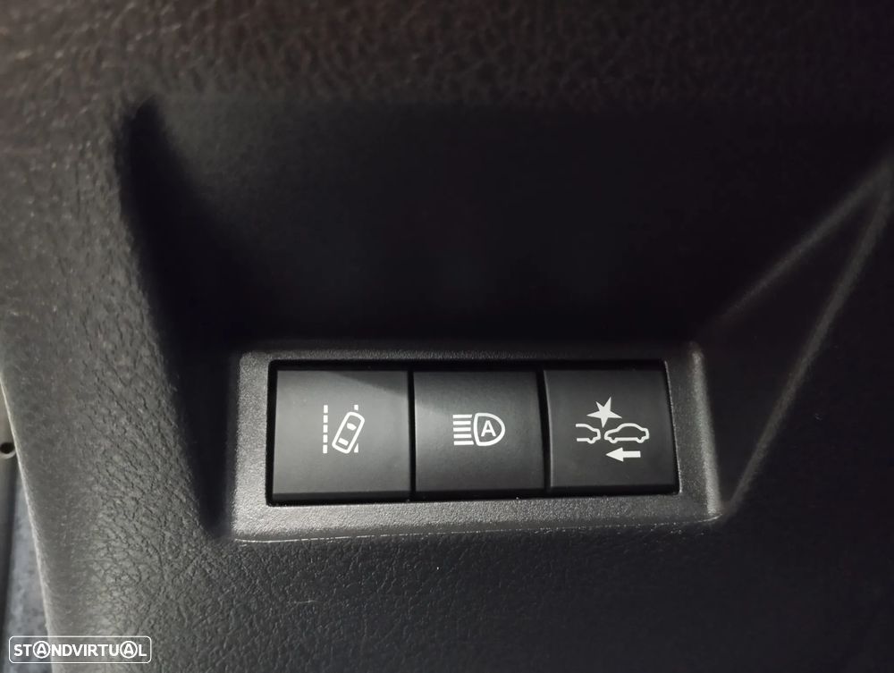 Toyota Yaris 1.5 HSD Square Collec.White - 18
