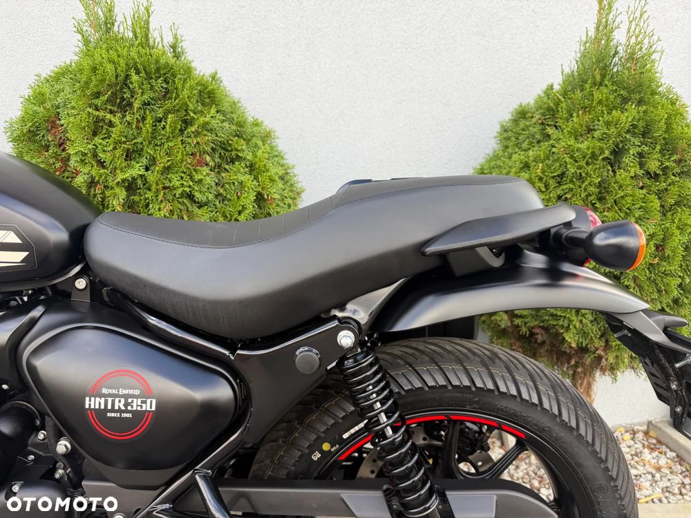 Royal Enfield HNTR - 24