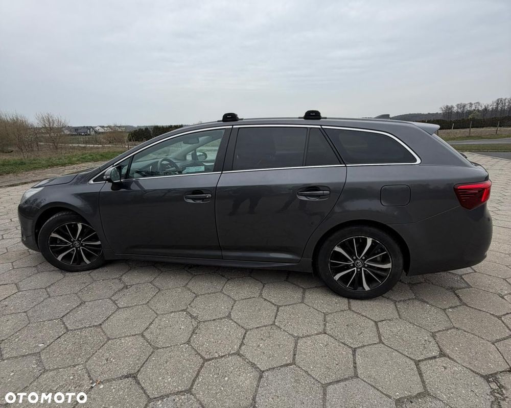 Toyota Avensis 2.0 D-4D Prestige - 1