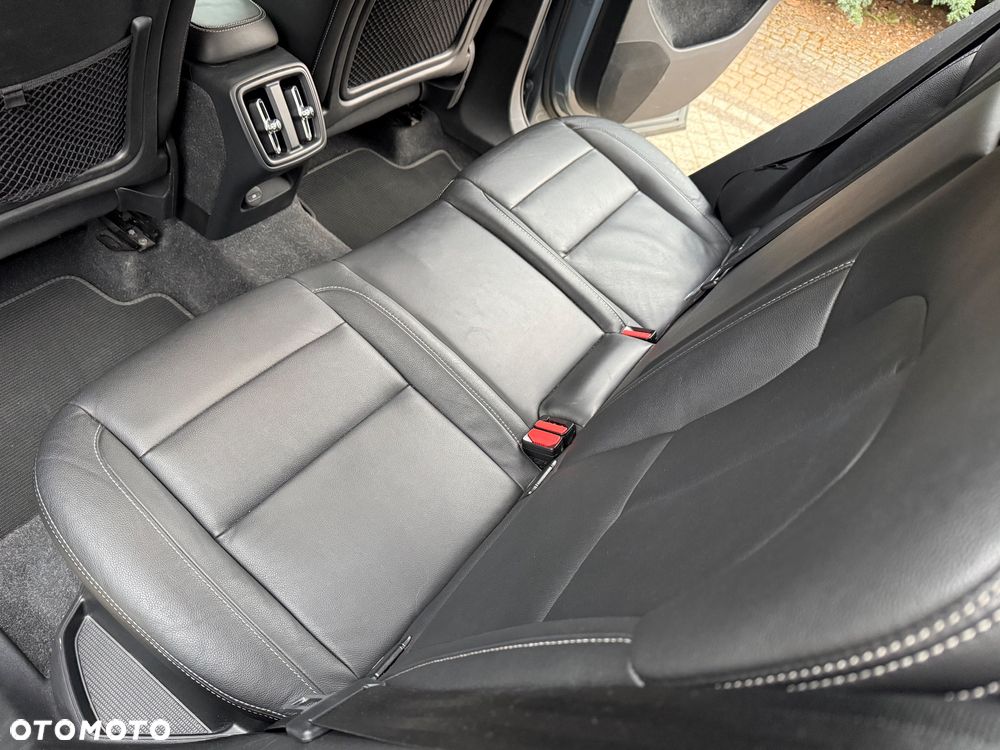 Volvo XC 40 B4 B DKG Ultra Dark - 39