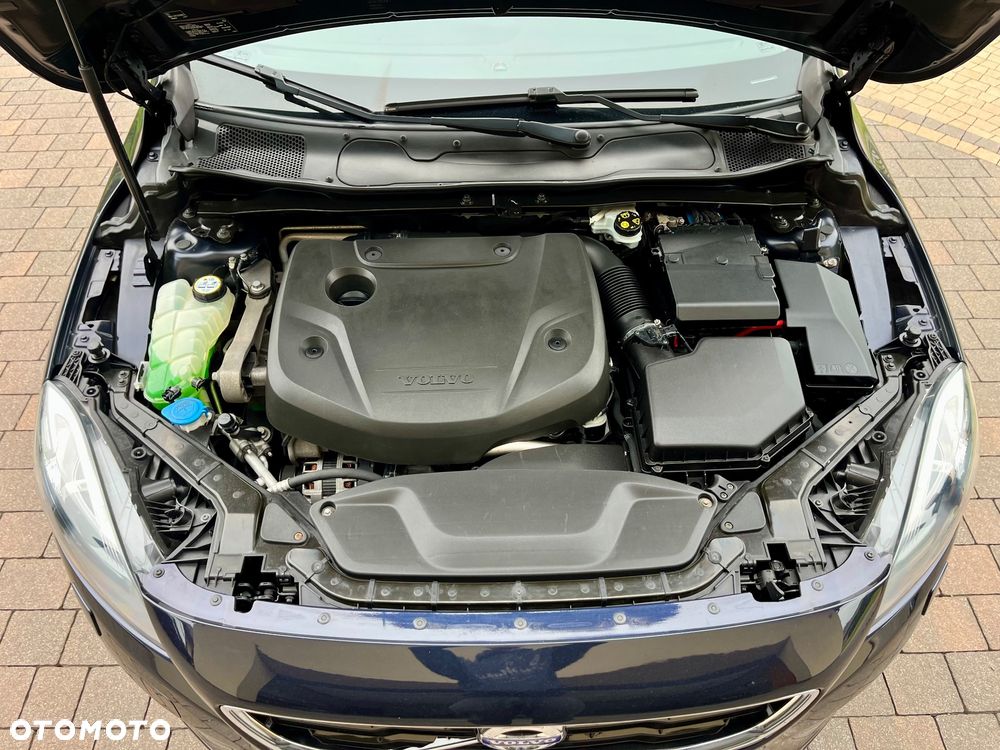 Volvo V40 D2 Momentum - 18