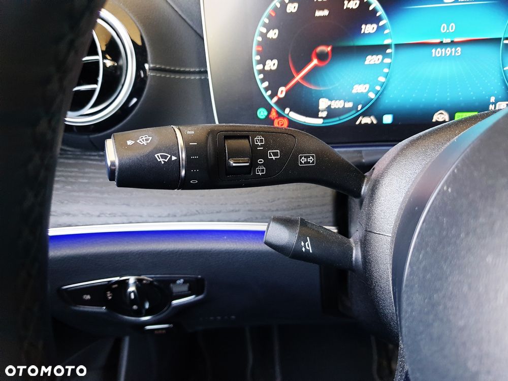 Mercedes-Benz Klasa E 220 d 4-Matic Business Edition - 29