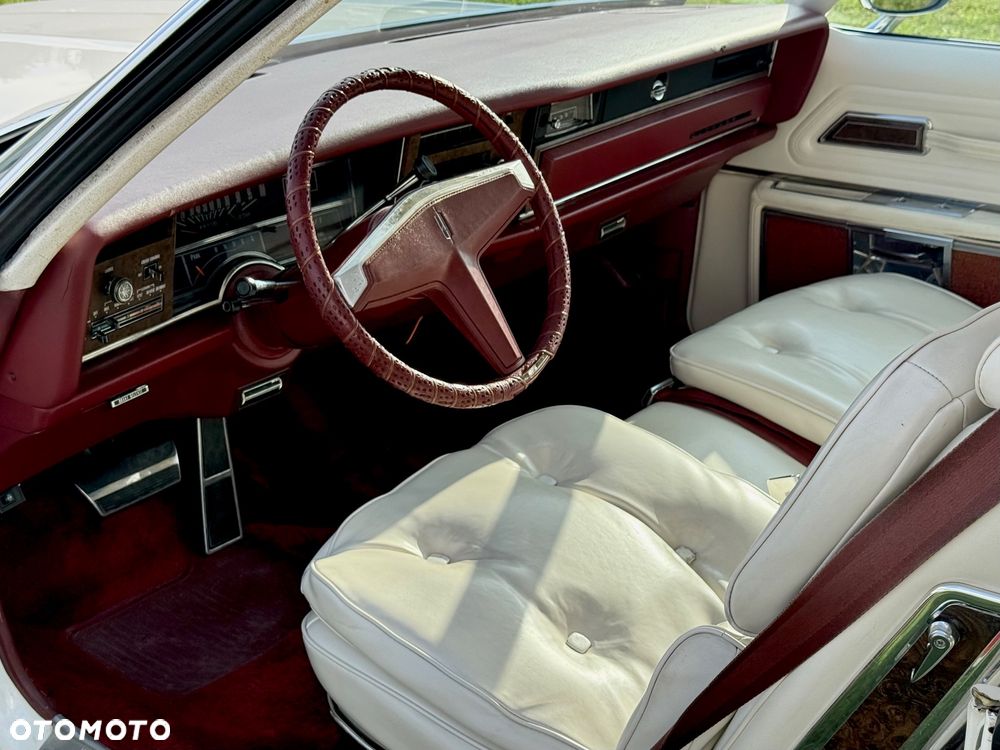 Oldsmobile Toronado - 12