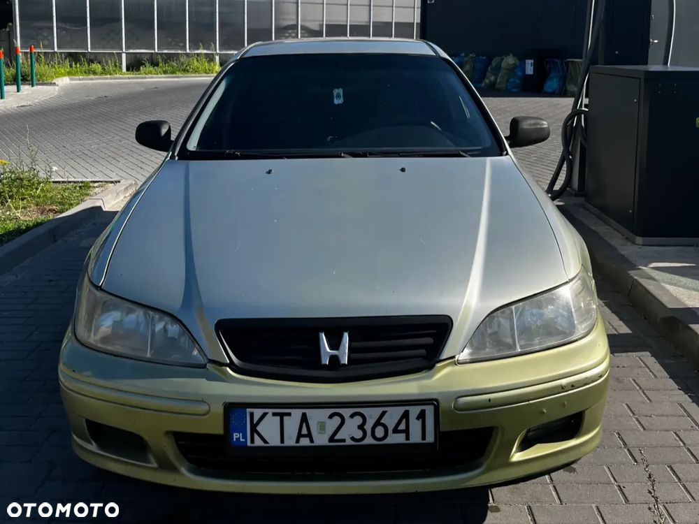 Honda Accord 1.8i S - 1