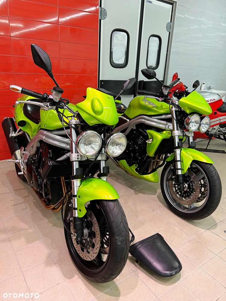 Triumph T - 1