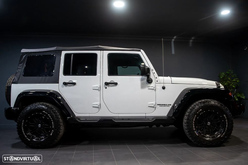 Jeep Wrangler Unlimited 2.8 CRD ATX Sahara Adventure Edition - 17