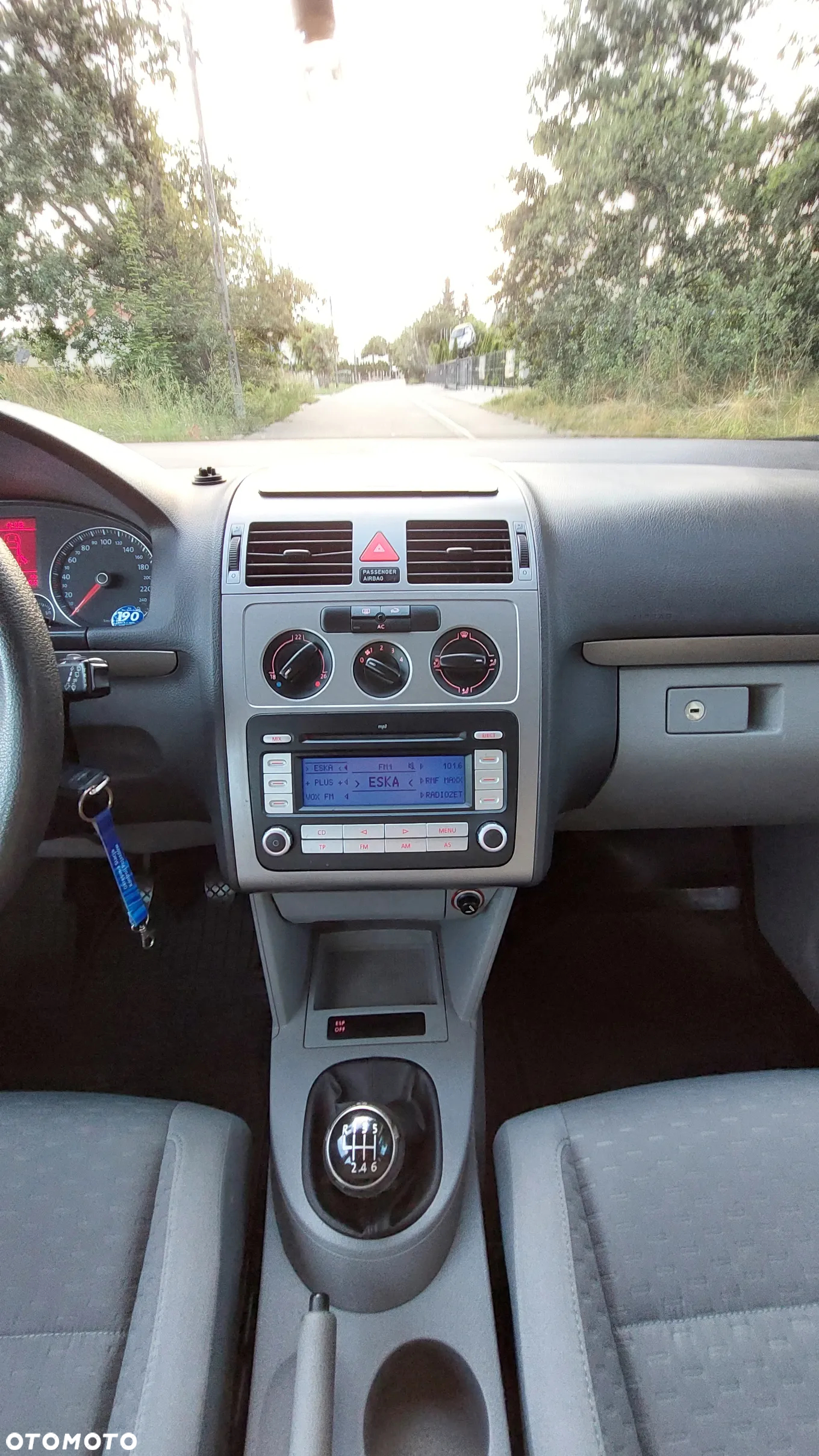 Volkswagen Touran - 26