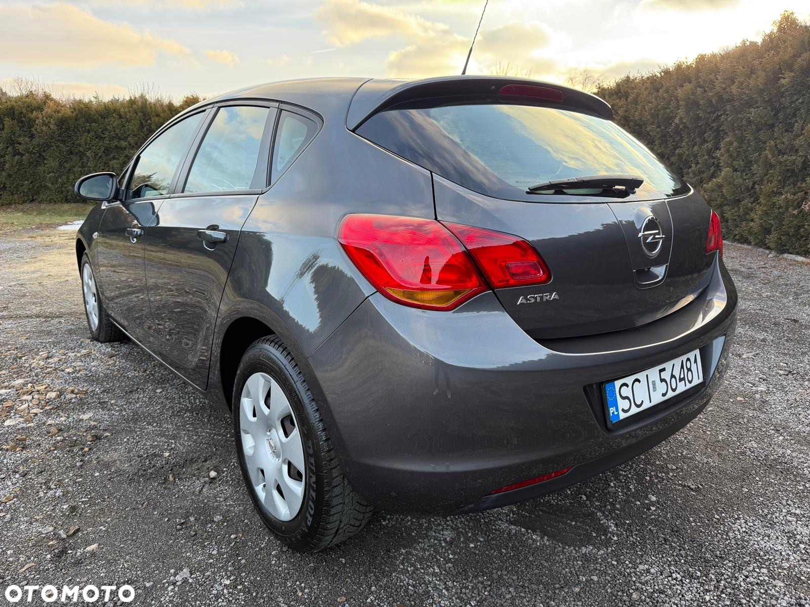 Opel Astra IV 1.6 Cosmo - 3