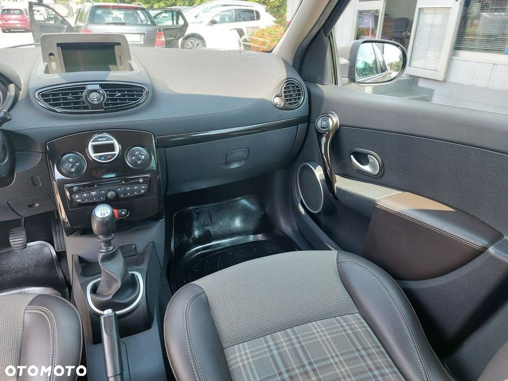 Renault Clio - 19