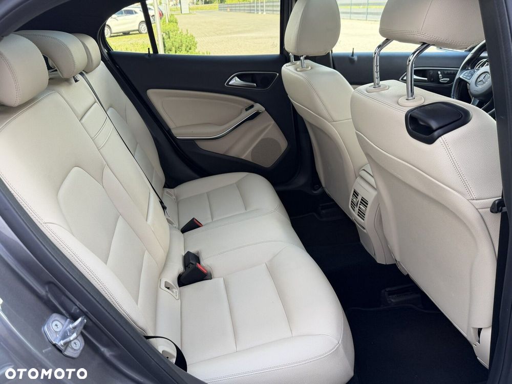 Mercedes-Benz GLA 250 4-Matic - 22