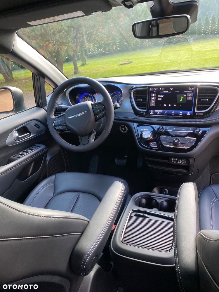 Chrysler Pacifica - 14