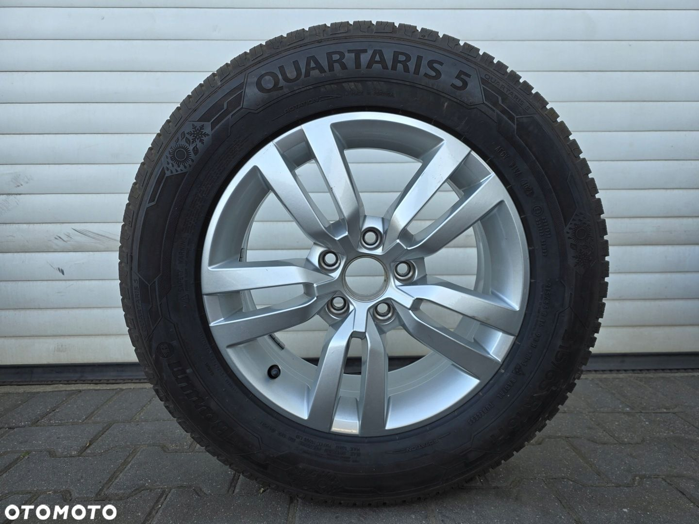 KOŁA CAŁOROCZNE VOLKSWAGEN TIGUAN 6,5x16 5x112 ET 33 215/65R16 BARUM - 4