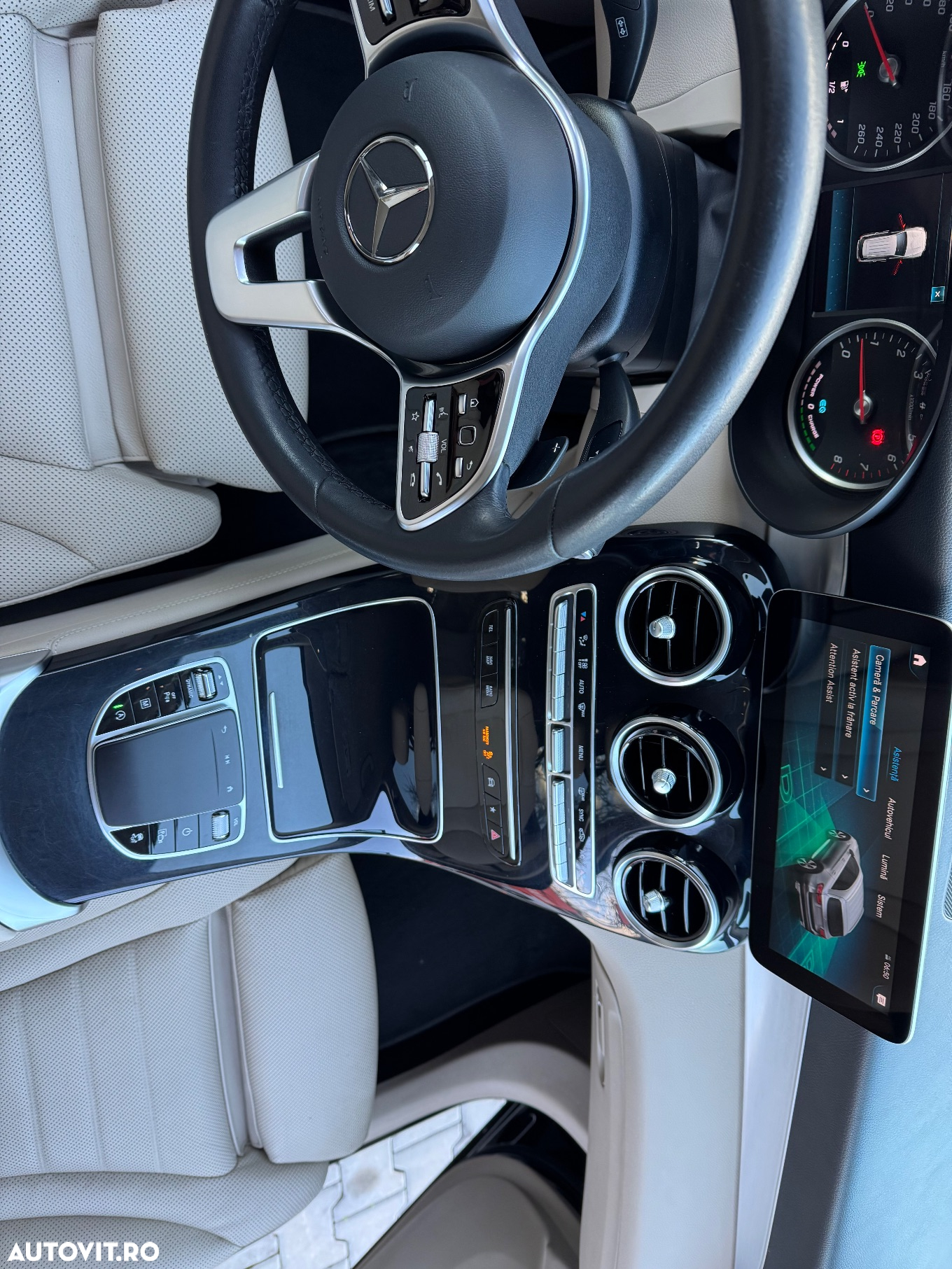 Mercedes-Benz GLC - 26