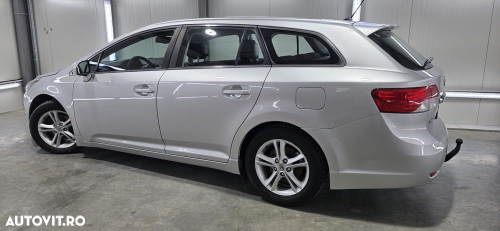 Toyota Avensis 2.0 D-4D - 2