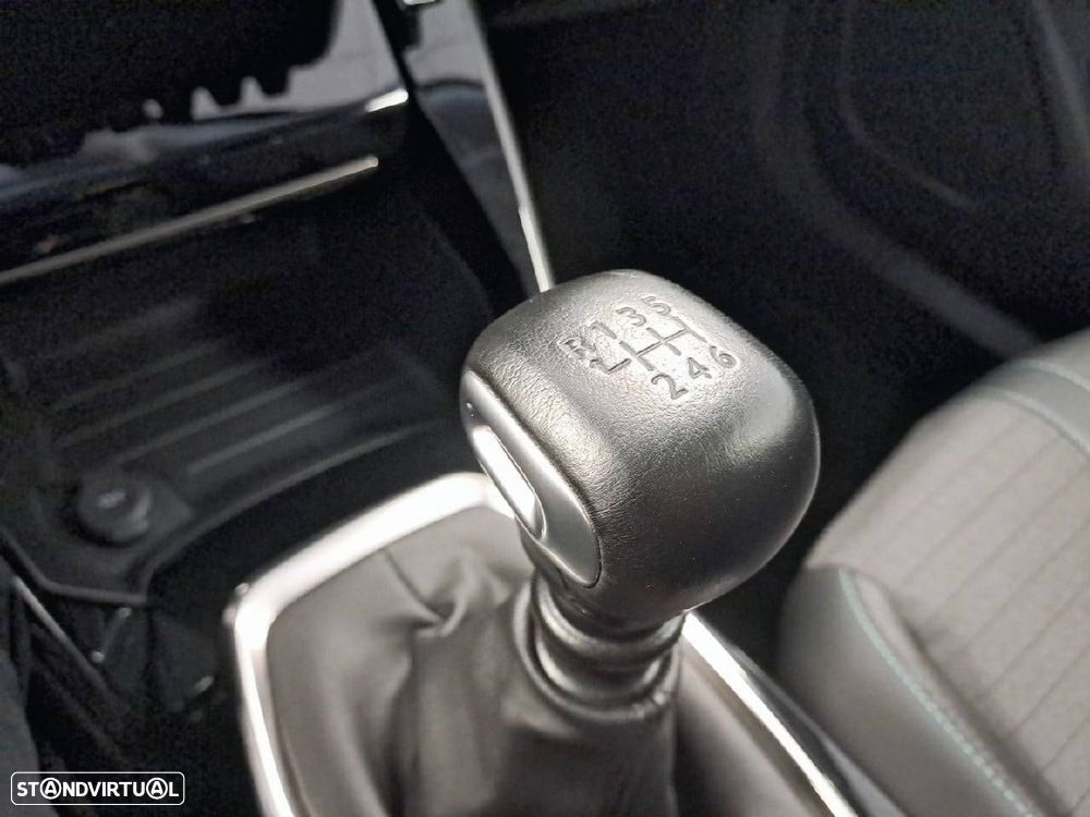 Peugeot 2008 1.2 PureTech Allure - 19