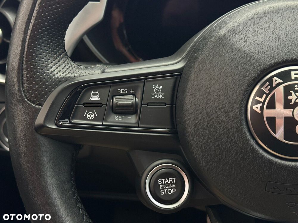 Alfa Romeo Giulia 2.0 Turbo Veloce Q4 - 22