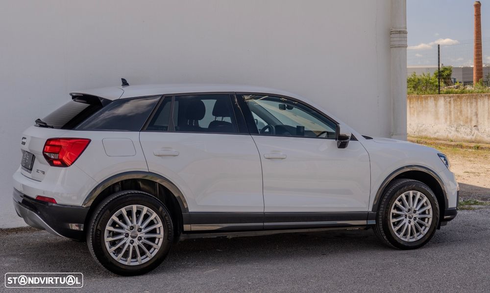 Audi Q2 30 TFSI Design S tronic - 10