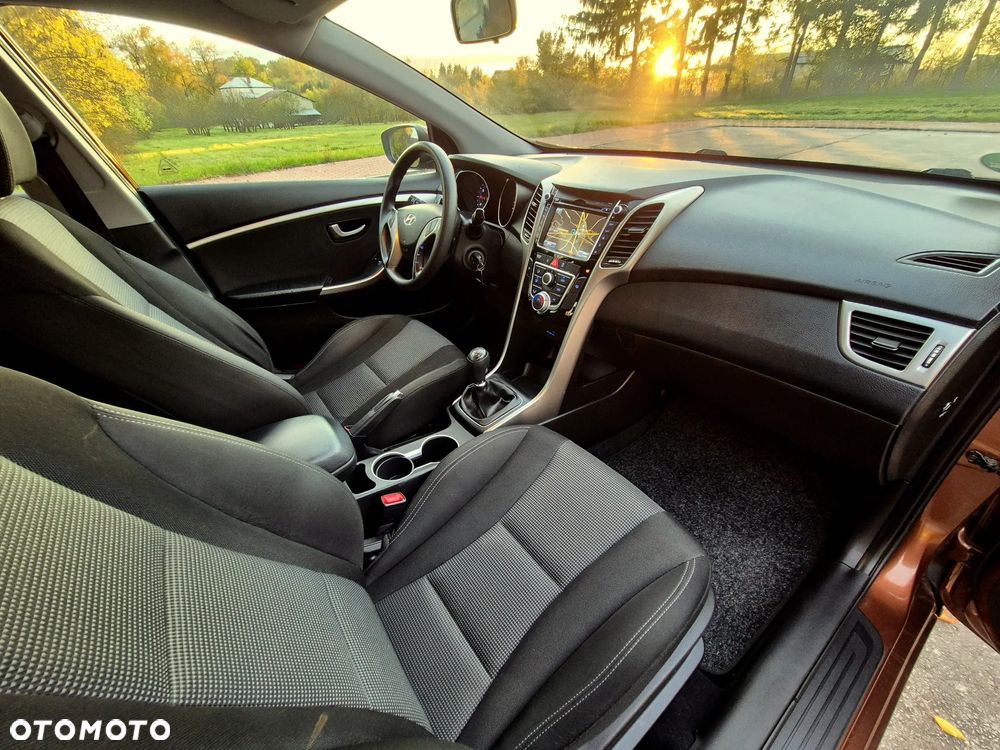 Hyundai i30 1.4 Intro Edition - 28