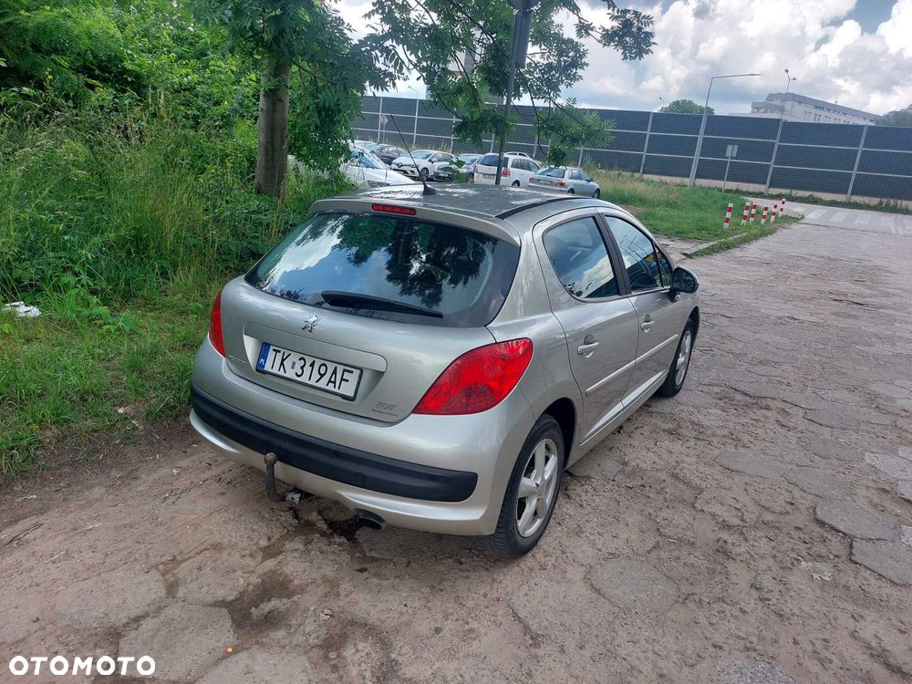 Peugeot 207 2009 photo 4