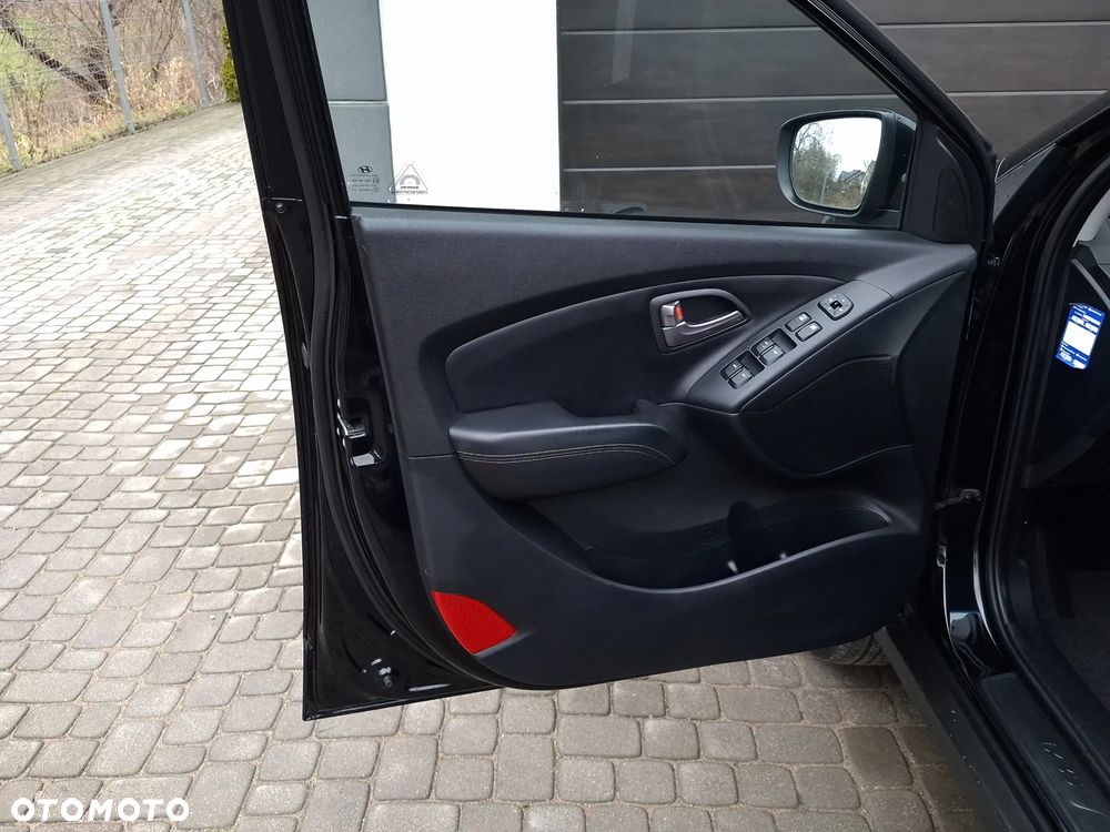 Hyundai ix35 blue 1.6 2WD Finale Gold - 12