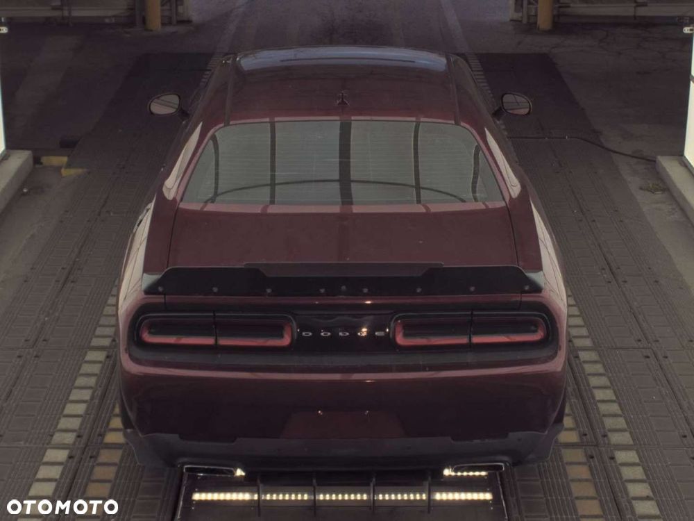 Dodge Challenger - 6