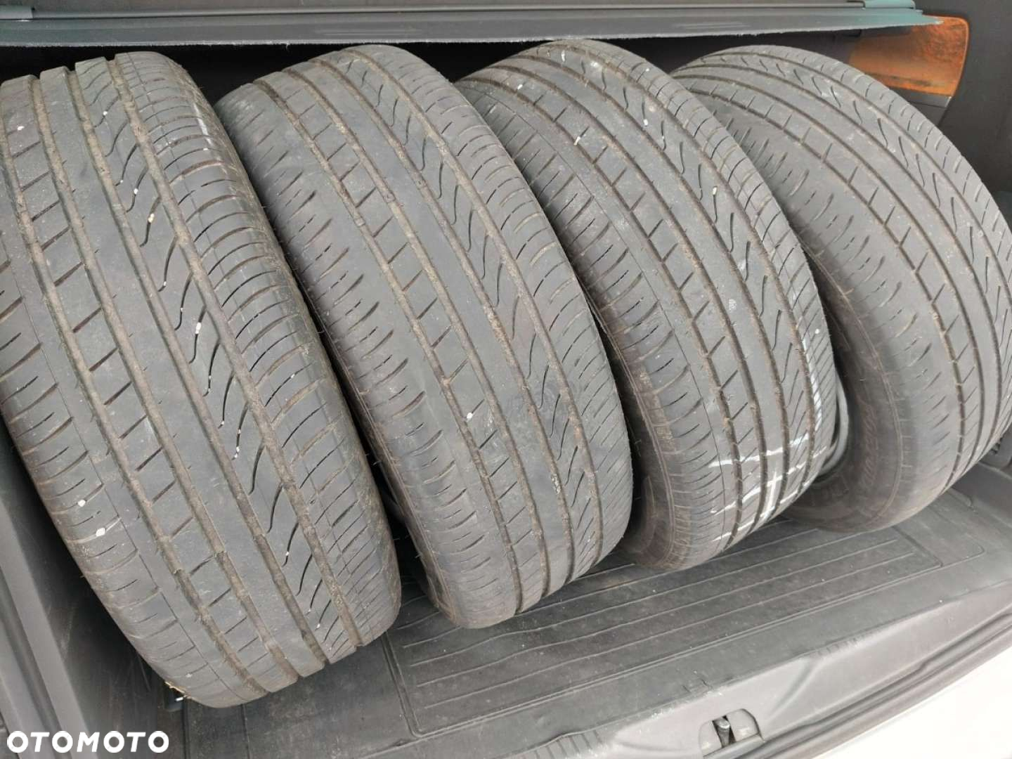 Volkswagen Multivan - 11