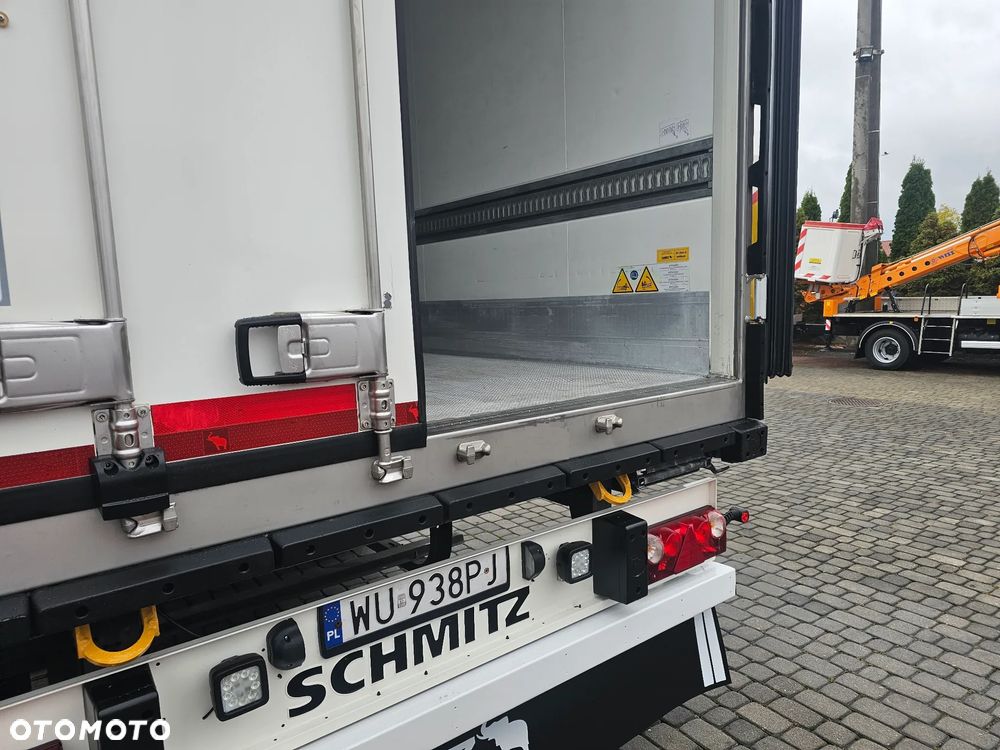 Schmitz Cargobull CHŁODNIA THERMO-KING SLXi300 Kwiatowa szer.2.50 - 19