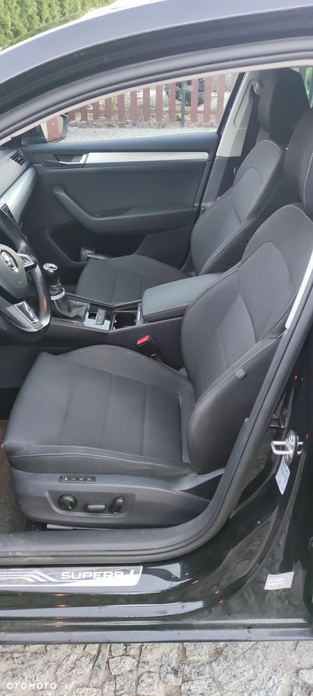 Skoda Superb 2.0 TDI Ambition - 22