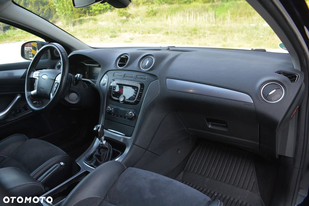 Ford Mondeo 2.0 TDCI Titanium X - 19