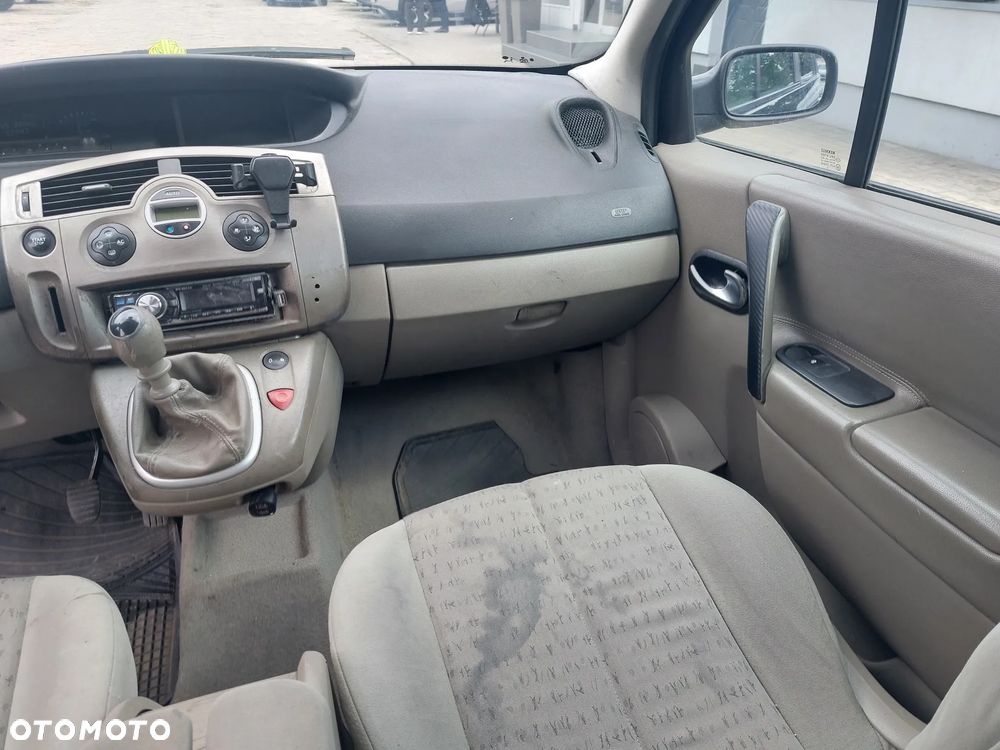 Renault Grand Scenic - 19