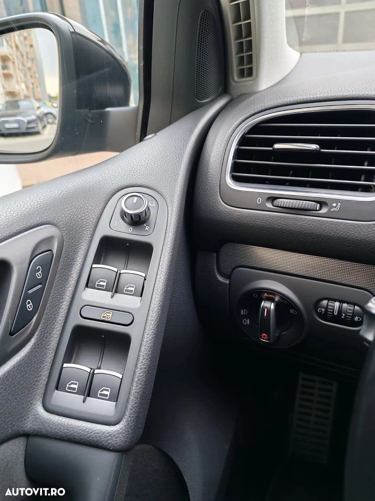 Volkswagen Golf - 10