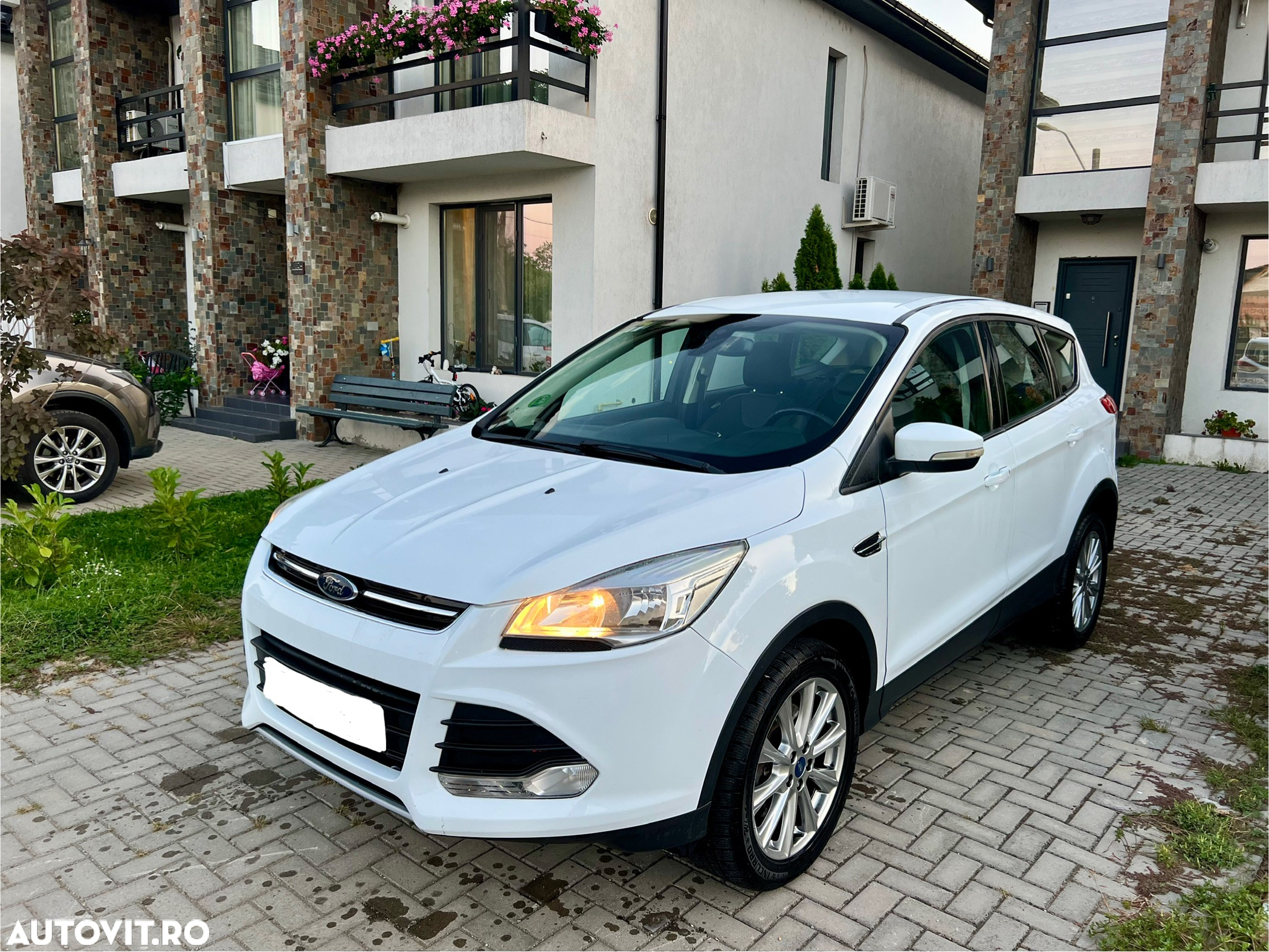 Ford Kuga 2.0 TDCi 4x4 Titanium - 2