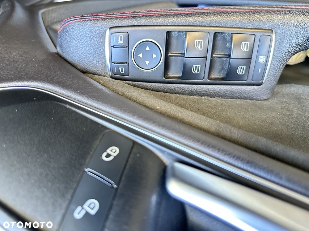Mercedes-Benz CLA 200 7G-DCT AMG Line - 25