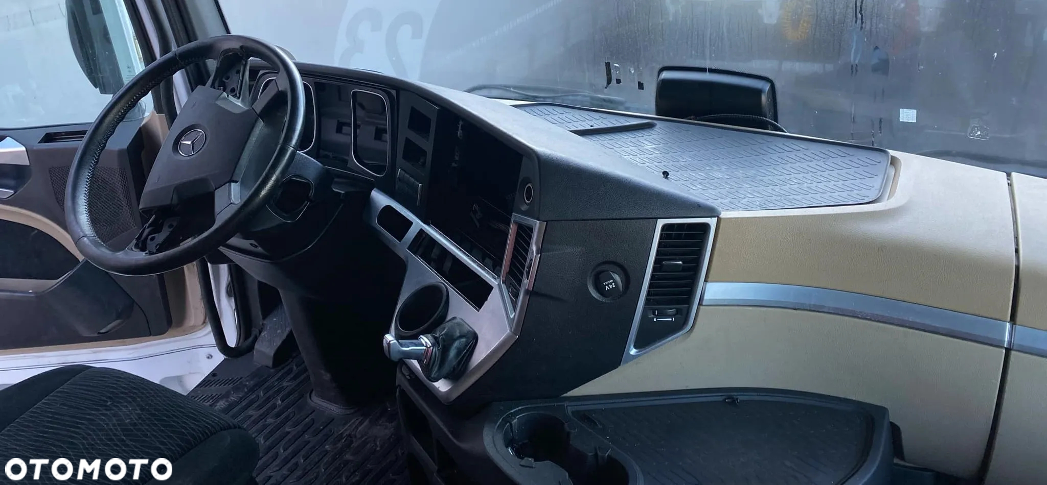 PRZEKŁADKA WNĘTRZA MERCEDES ACTROS MP4 BIGSPACE - 3
