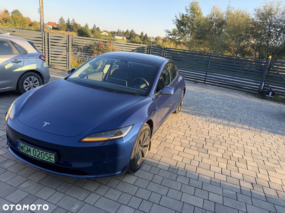 Tesla Model 3 2023 photo 3