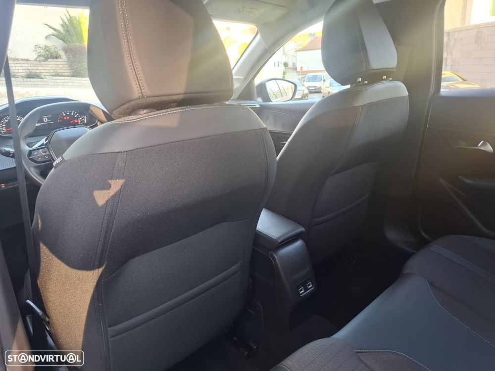 Peugeot 208 PureTech 100 Allure Pack - 34