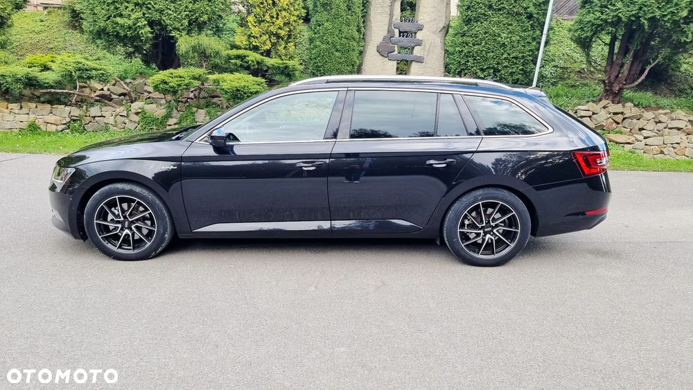Skoda Superb Combi 2.0 TDI DSG Premium Edition - 3
