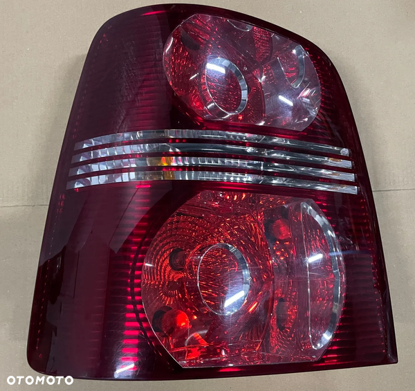 VW Touran Lift 1T lampa tył tylna lewa