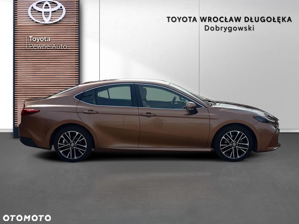 Toyota Camry - 7
