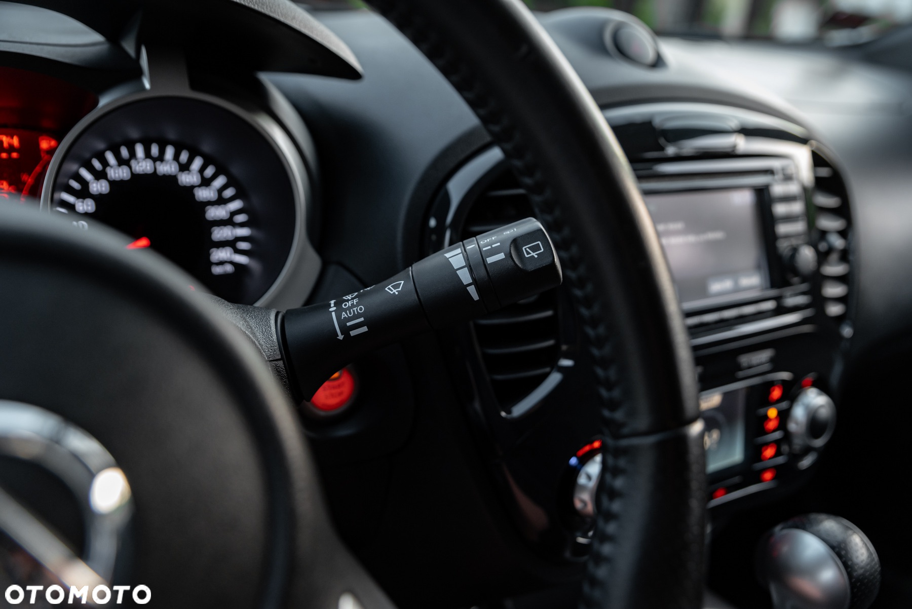 Nissan Juke 1.6 T Tekna 4x4 - 30