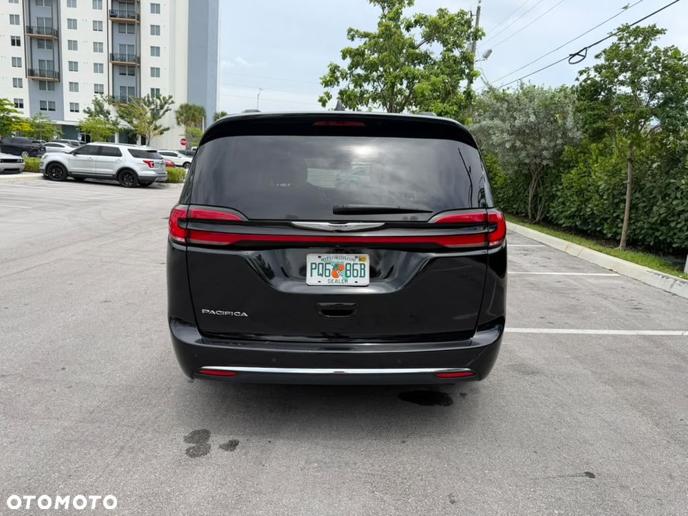 Chrysler Pacifica - 5