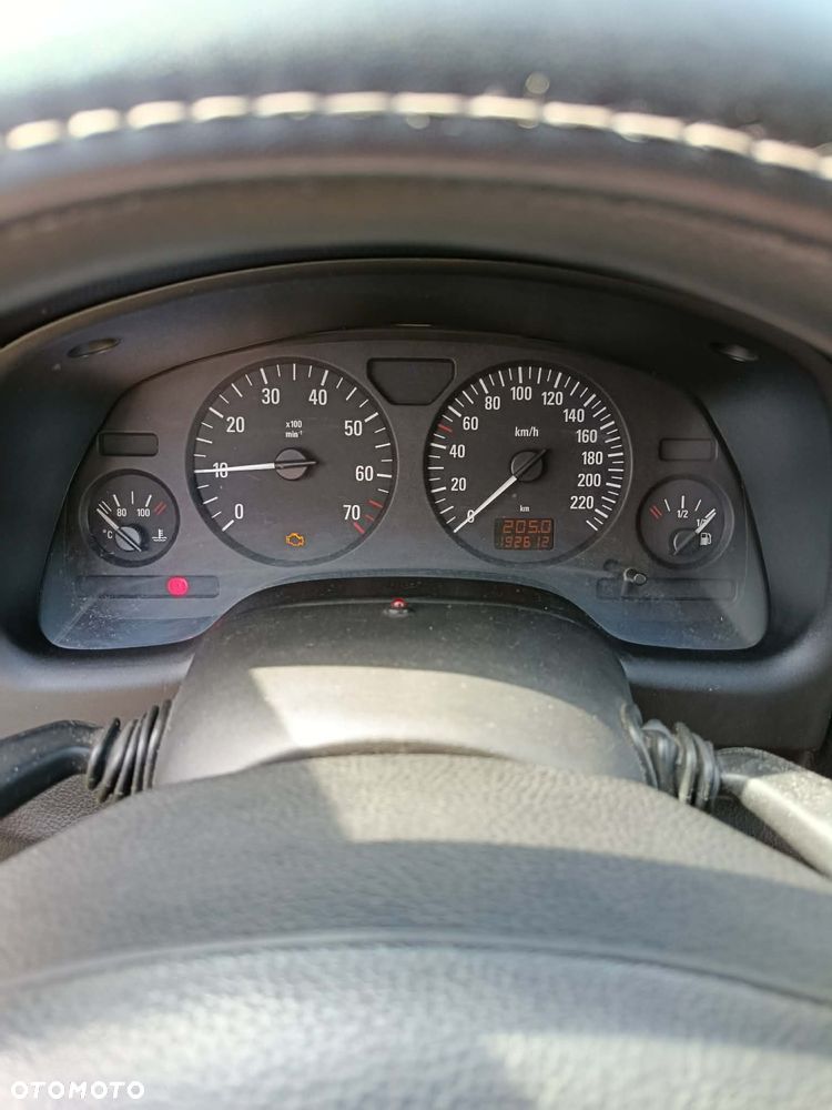 Opel Astra 1.4 Essentia - 8