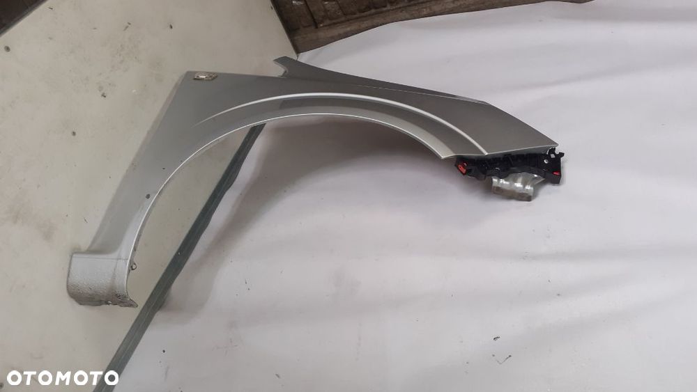 * OPEL ZAFIRA B Z157  BŁOTNIK PRZÓD PRZEDNI PRAWY POSIADA WIDOCZNE ZARYSOWANIA do malowania - 2