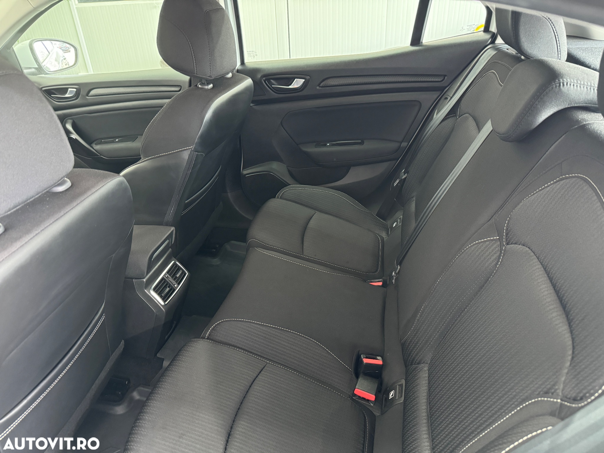 Renault Megane Blue dCi 116 Zen - 21