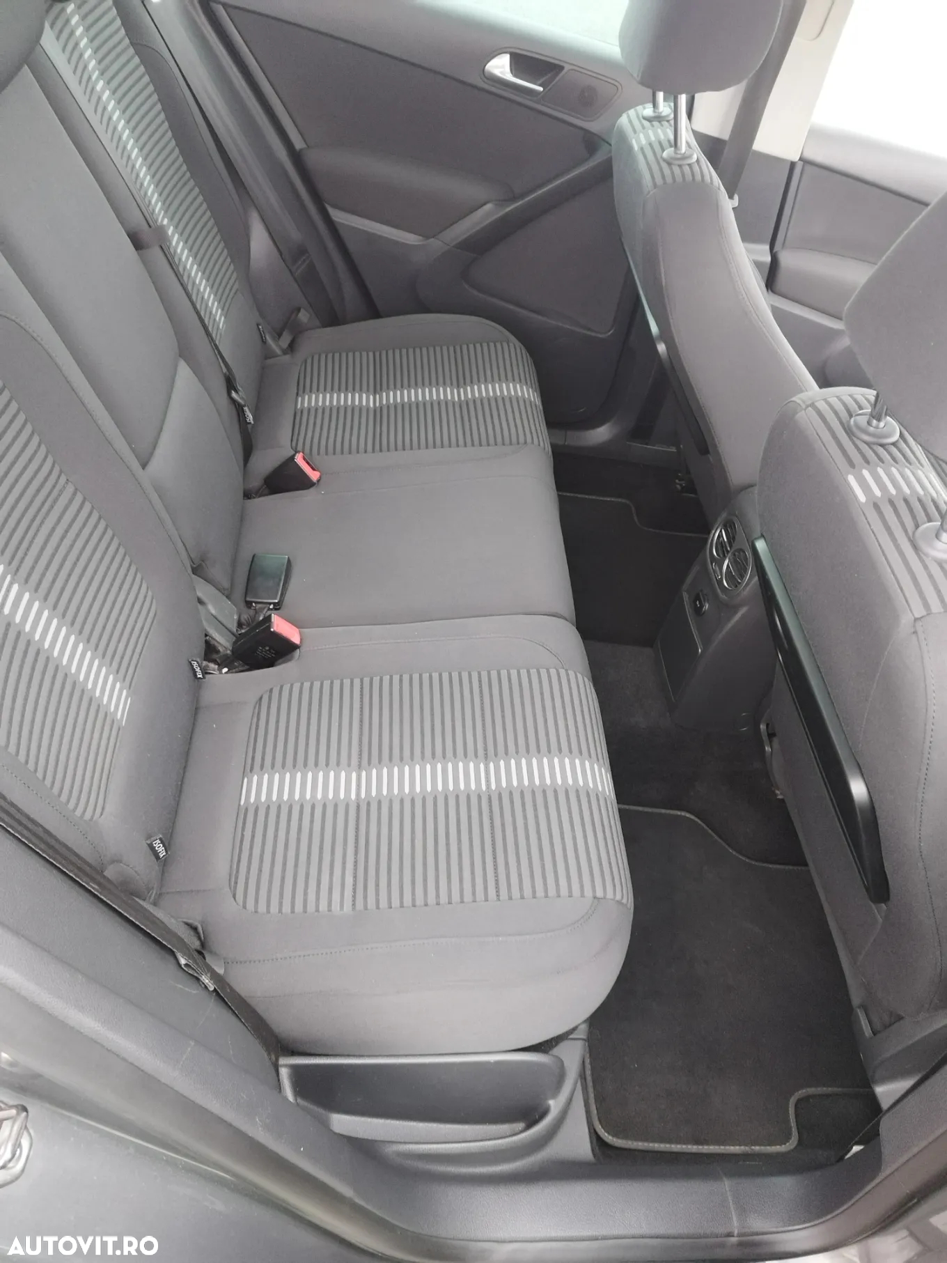 Volkswagen Tiguan - 11