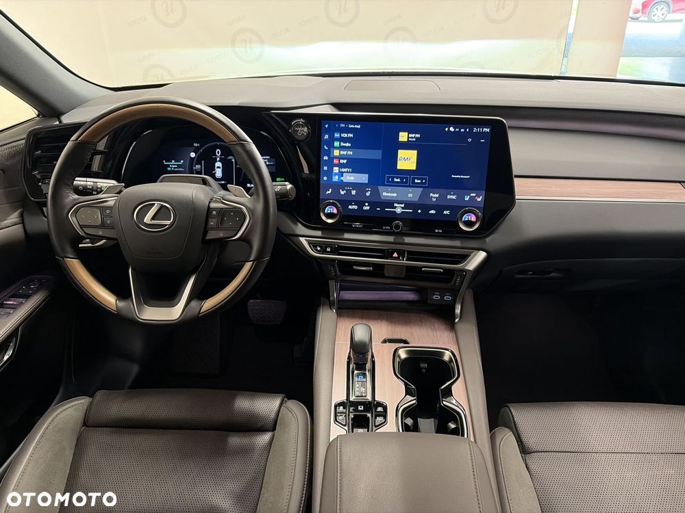 Lexus RX 450h+ Omotenashi - 3