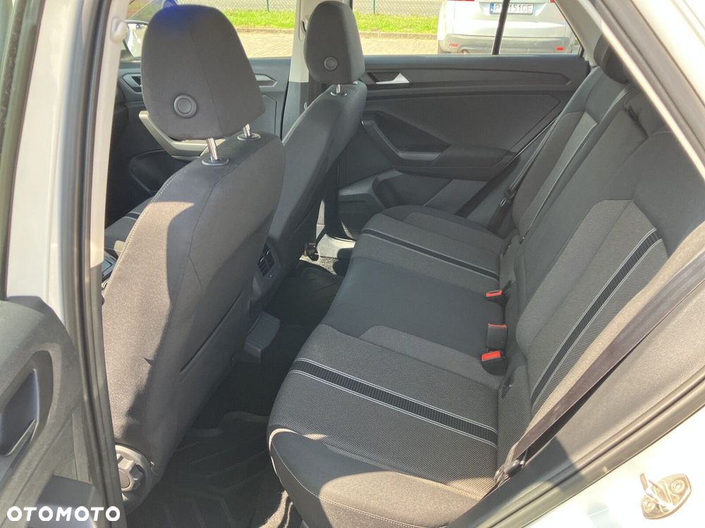 Volkswagen T-Roc - 19