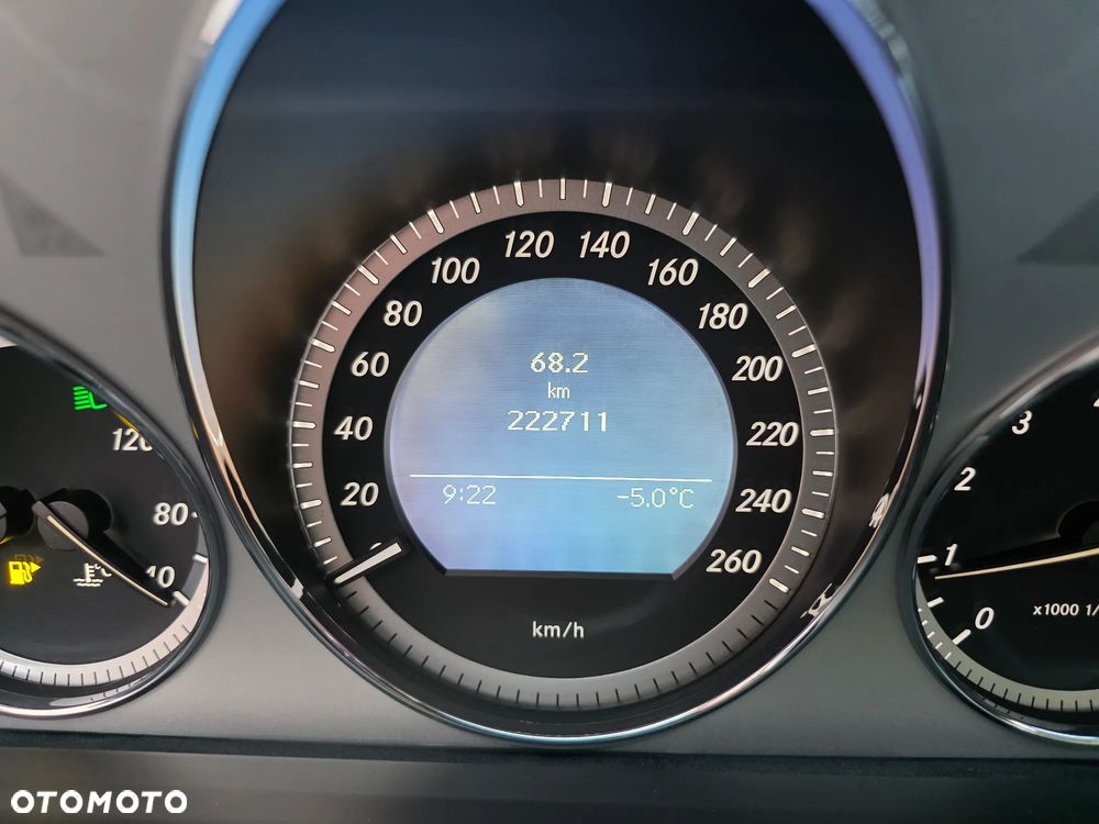 Mercedes-Benz Klasa C 180 BlueEFFICIENCY Avantgarde - 11