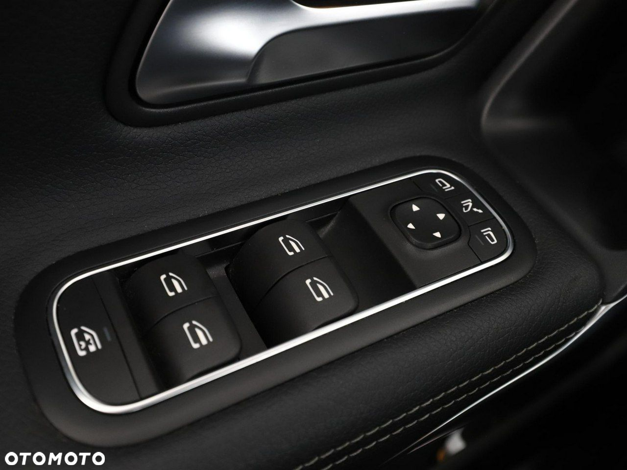 Mercedes-Benz CLA 250 E Progressive 8G-DCT - 34