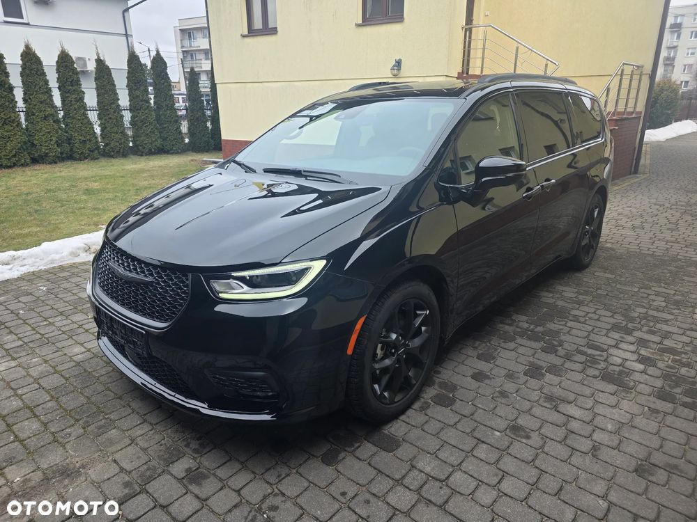 Chrysler Pacifica - 3